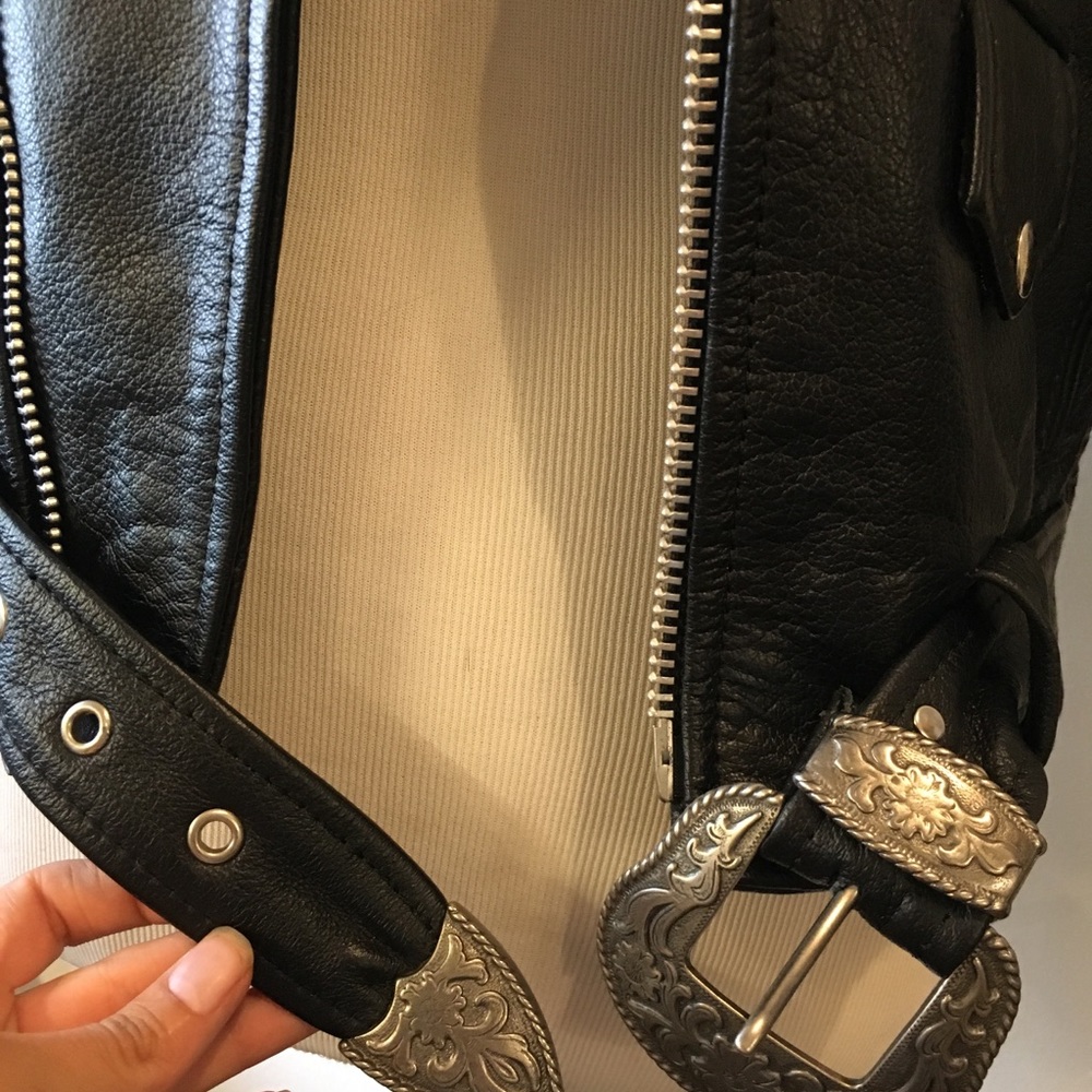 Understated Leather Jacket With Shoulder Detail - image 6